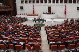 Eski Devlet Bakanı S&uuml;leyman Arif Emre hayatını kaybetti