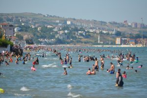 Tekirdağ plajlarında adım atılacak yer kalmadı