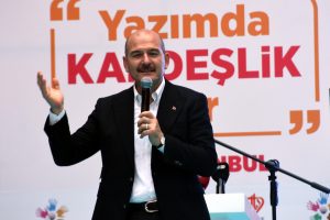 Bakan Soylu: Sizden kardeşlik t&uuml;rk&uuml;leri bekliyoruz