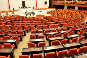 Milletvekillerimiz Meclis'in koltuklarından şikayet&ccedil;i!