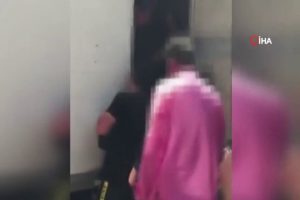 Dur ihtarına uymayan kamyonetin kasasından 35 g&ouml;&ccedil;men &ccedil;ıktı