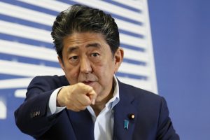 Abe: "Japonya, İran ile ABD arasındaki gerilimi azaltmak i&ccedil;in her t&uuml;rl&uuml; &ccedil;abayı g&ouml;sterecek"