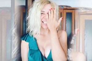 Yeşim Ceren Bozoğlu: Ojemi de s&uuml;rerim, &ccedil;amaşırlarımı da asarım