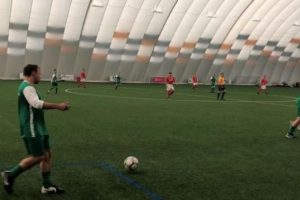 Kanser hastalarına destek i&ccedil;in 169 saat futbol oynadılar