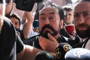 Adnan Oktar davasında yeni gelişme! Aralıksız 44 g&uuml;n s&uuml;recek...