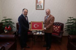 Vali &Ccedil;akacak, T&uuml;rkiye Şeker Fabrikaları A.Ş. Genel M&uuml;d&uuml;r&uuml; Alkan'ı kabul etti