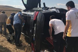 Otomobil takla attı: 2 yaralı