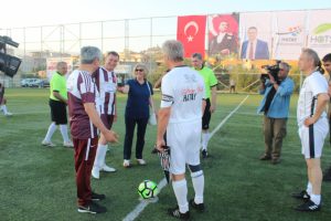 Beşiktaş efsaneleri ile Hatay protokol&uuml; ma&ccedil; yaptı