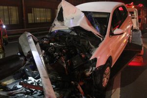 Hurdaya d&ouml;nen otomobilden yara almadan kurtuldu