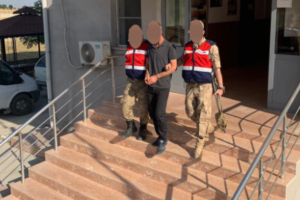 PKK'ya silah temin eden 2 ter&ouml;rist yakalandı