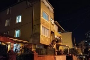 Oğlunun alacaklılarının baskısına dayanamayıp intihar etti