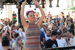 Merve &Ouml;zbey'den şaşırtan aşk a&ccedil;ıklaması