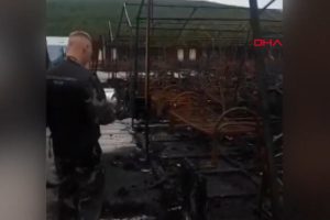 Rusya'da &ccedil;adır kampında yangın! 1 &ccedil;ocuk hayatını kaybetti