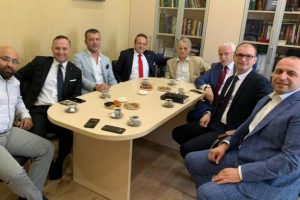Ukrayna Parlamentosu'na se&ccedil;ilen Cemiloğlu'na Egemen Bağış'tan ziyaret