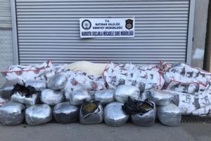 1 ton esrarla yakalanan tır s&uuml;r&uuml;c&uuml;s&uuml; tutuklandı