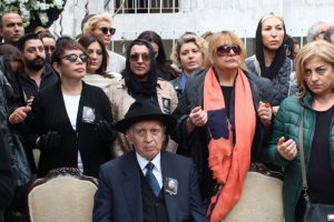 Sezen Aksu'nun babası taburcu oldu