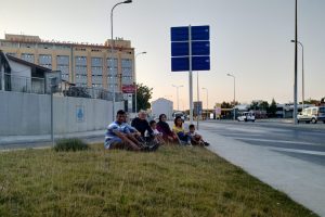 Alt ge&ccedil;itteki ismi g&ouml;r&uuml;nce g&ouml;zyaşlarına hakim olamadı