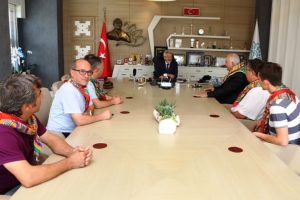 Bursalı y&ouml;r&uuml;klerden Turgay Erdem'e 'hayırlı olsun' ziyareti