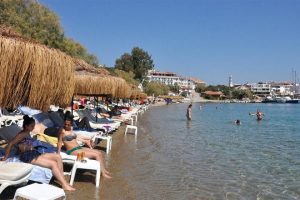 Kurban Bayramı patronları ikiye b&ouml;ld&uuml;: Turizmciler tatil, sanayici iş istedi
