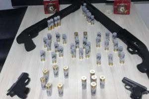 Bursa'da kavga etmeye giden grubun &uuml;zerinden cephanelik &ccedil;ıktı