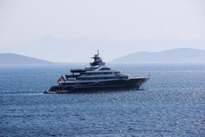 Futbol milyarderi l&uuml;ks yatıyla Bodrum'da
