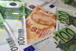 Avrupa Yatırım Bankası yıl sonuna kadar T&uuml;rkiye'ye kredi vermeyi durdurdu