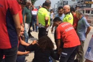 15 yaşındaki kız k&ouml;pr&uuml;ye &ccedil;ıkıp intihar etmeye kalktı