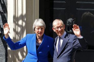 Theresa May istifasını sundu