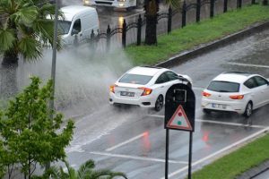 Meteoroloji'den yeni uyarı geldi: Yarın &ouml;ğle saatlerinde başlayacak