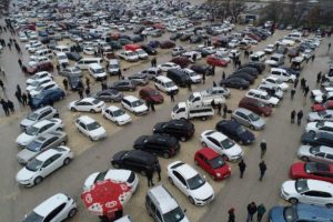 Bursa'da otomobil almak isteyenlerin g&ouml;z&uuml; ikinci el ara&ccedil;larda (&Ouml;ZEL HABER)
