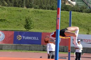&Ouml;nce rekor sandı sevindi, skorboardu g&ouml;r&uuml;nce &uuml;z&uuml;ld&uuml;