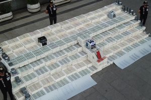 Tarihin en b&uuml;y&uuml;k sahte dolar operasyonu... B&ouml;yle sergilediler