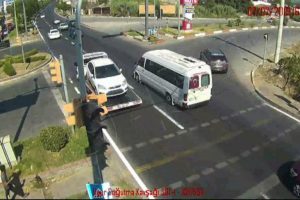 Otomobilleri &ccedil;ekiciye y&uuml;kleyerek &ccedil;alan şahıs yakalandı