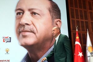 Sosyal medyadan Cumhurbaşkanı Erdoğan'a hakaret ettiği iddia edilen avukat tutuklandı