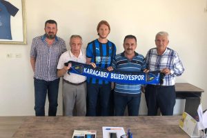 Karacabey Belediyespor kadrosunu g&uuml;&ccedil;lendirdi