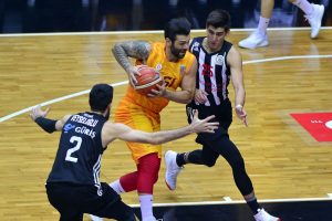 Galatasaray, G&ouml;ksenin K&ouml;ksal'ın s&ouml;zleşmesini 2 yıl uzattı