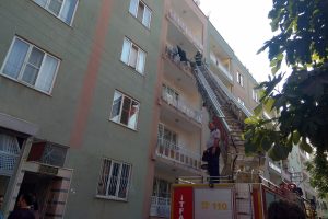Kilis'te mutfak t&uuml;p&uuml; patladı: 2 yaralı