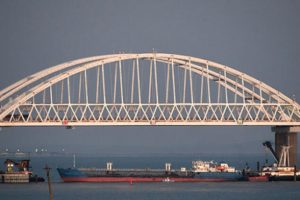 Ukrayna'nın el koyduğu Rus tankerin m&uuml;rettebatı Rusya'ya d&ouml;n&uuml;yor