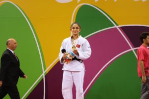 &Ouml;zlem Yıldız'dan EYOF'ta altın madalya