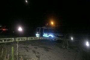 Polis aracına uzun namlulu silahlarla saldırı