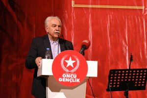 Perin&ccedil;ek: T&uuml;rkiye gemisinde bulunamayanlar, orduya da yan bakıyorlar