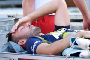 Tolgay Arslan sahayı sedyeyle terk etti!