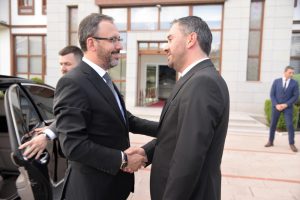 Bakan Kasapoğlu'ndan Pursaklar Belediye Başkanı &Ccedil;etin'e ziyaret