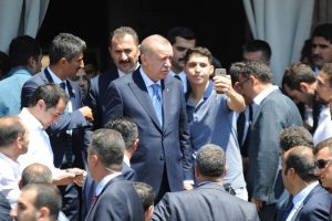 Cumhurbaşkanı Erdoğan cuma namazını Başyazıcıoğlu Camii'nde kıldı