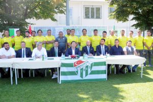 Bursaspor'un altyapısında imza t&ouml;reni