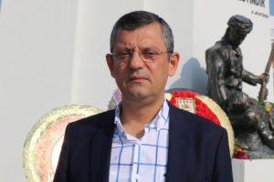 CHP'li &Ouml;zg&uuml;r &Ouml;zel: Valiler, AK Parti'nin il başkanlarını kıskandırıyor
