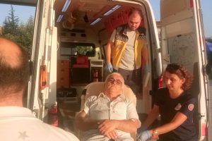 Bursa'da otomobilden kendisini attı!