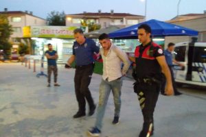 Bursa'da cezaevi firarisi kalasların arasında yakayı ele verdi