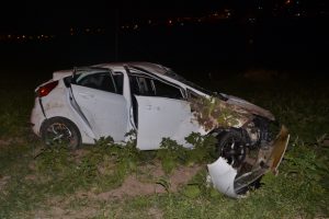 Azerbaycanlı &ouml;ğrenciler kiraladıkları otomobil ile kaza yaptı: 4 yaralı