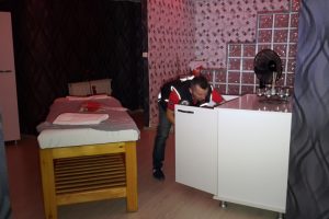 Bursa polisi masaj salonlarını tek tek inceledi